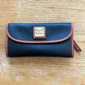 Dooney & Bourke Wallet and Checkbook Pebble Grain